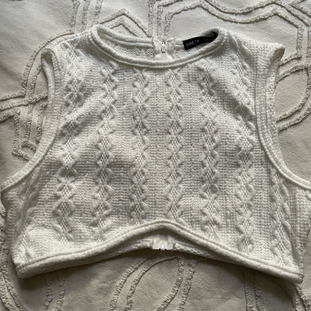 Cable knit crop top